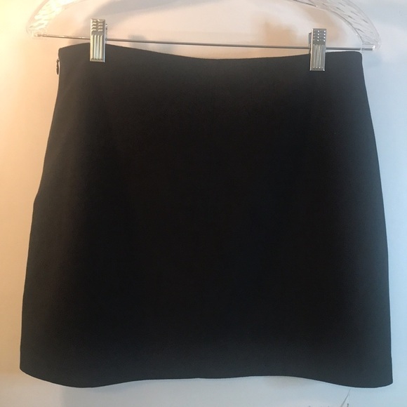 Gianni Bini Black Floral Vegan Faux Suede Embroidered Skirt Size Small - Picture 4 of 12